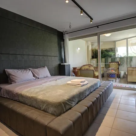 Villa Elias On The With Pool Hanya